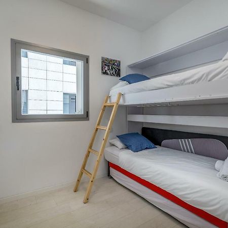 Beautiful Sunny 3 Bedrooms In Font Of The Beach Tel Aviv Exterior photo
